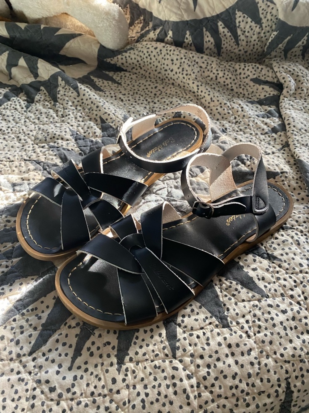 Black Saltwater Sandals like new - Picture 3 of 4